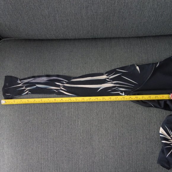 Tristan & Iseut Size M 100% Polyester Black & Cream Top - Picture 8 of 14